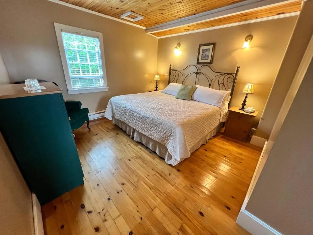 Bishop White Manor — 2
