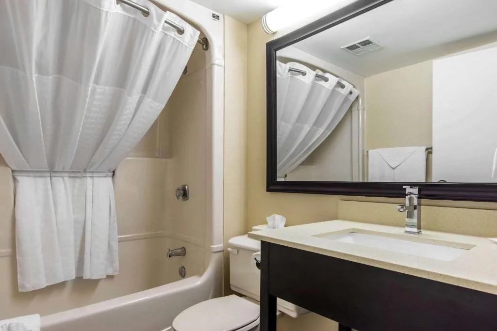 Comfort Inn — 3