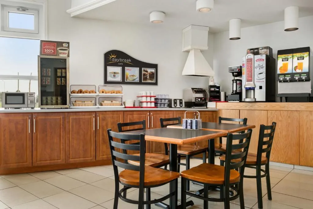 Days Inn by Wyndham Trois-Rivieres — 4