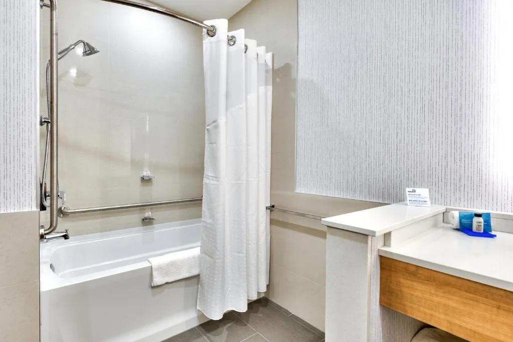 Holiday Inn Express & Suites - Trois Rivieres Ouest by IHG — 3