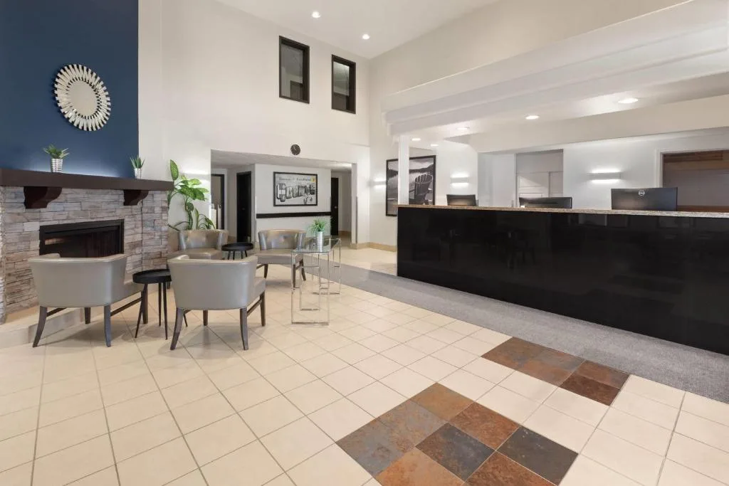 Super 8 by Wyndham Trois-Rivieres — 4