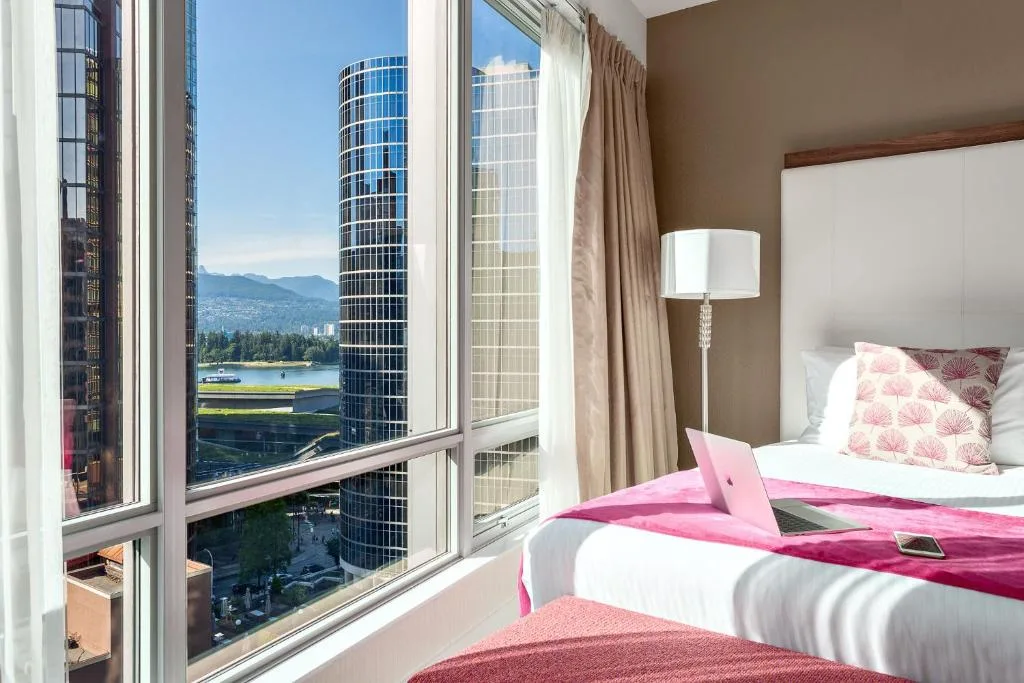 Auberge Vancouver Hotel — 2