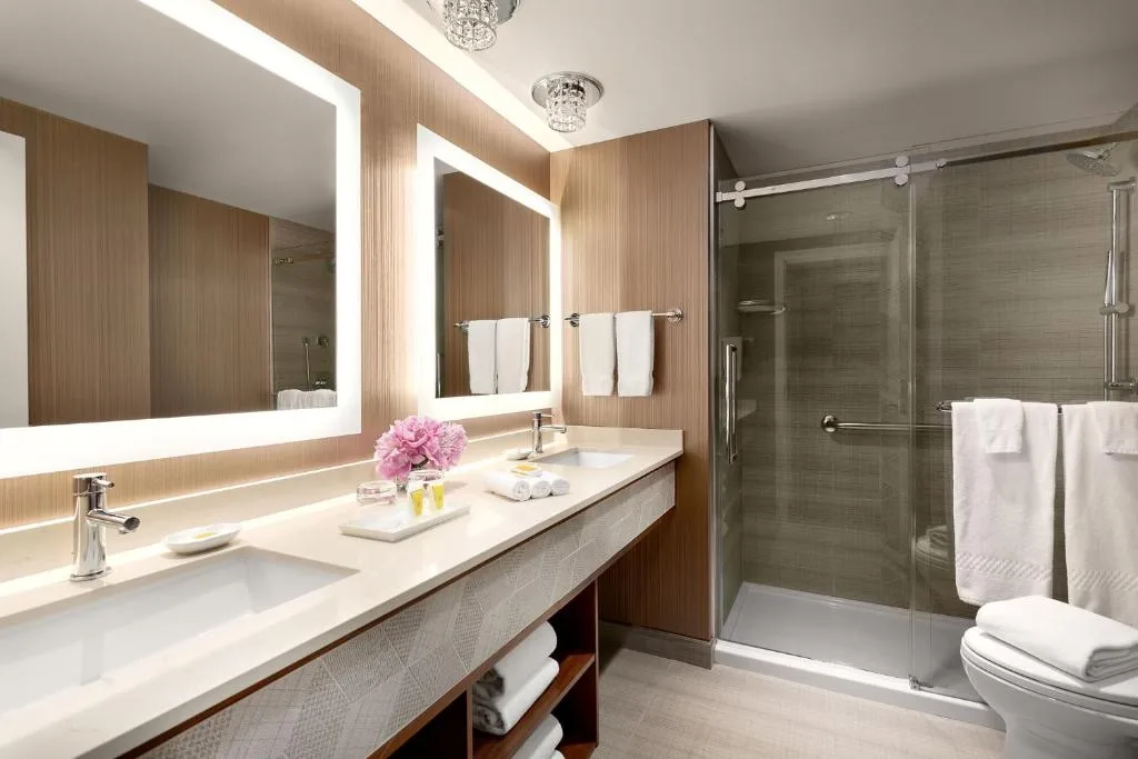 Auberge Vancouver Hotel — 3