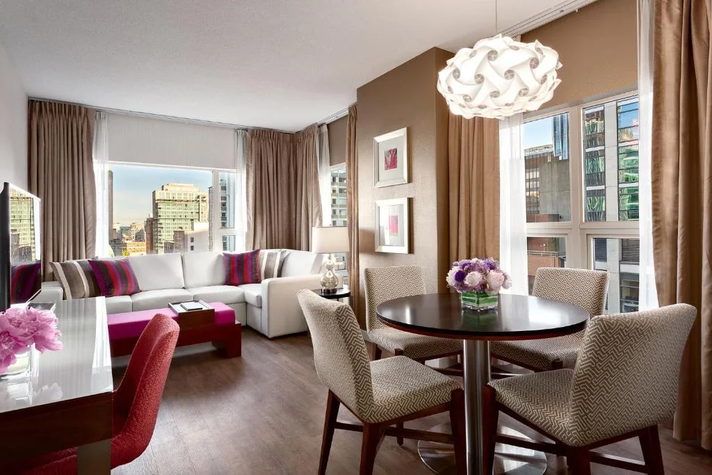 Auberge Vancouver Hotel — 5