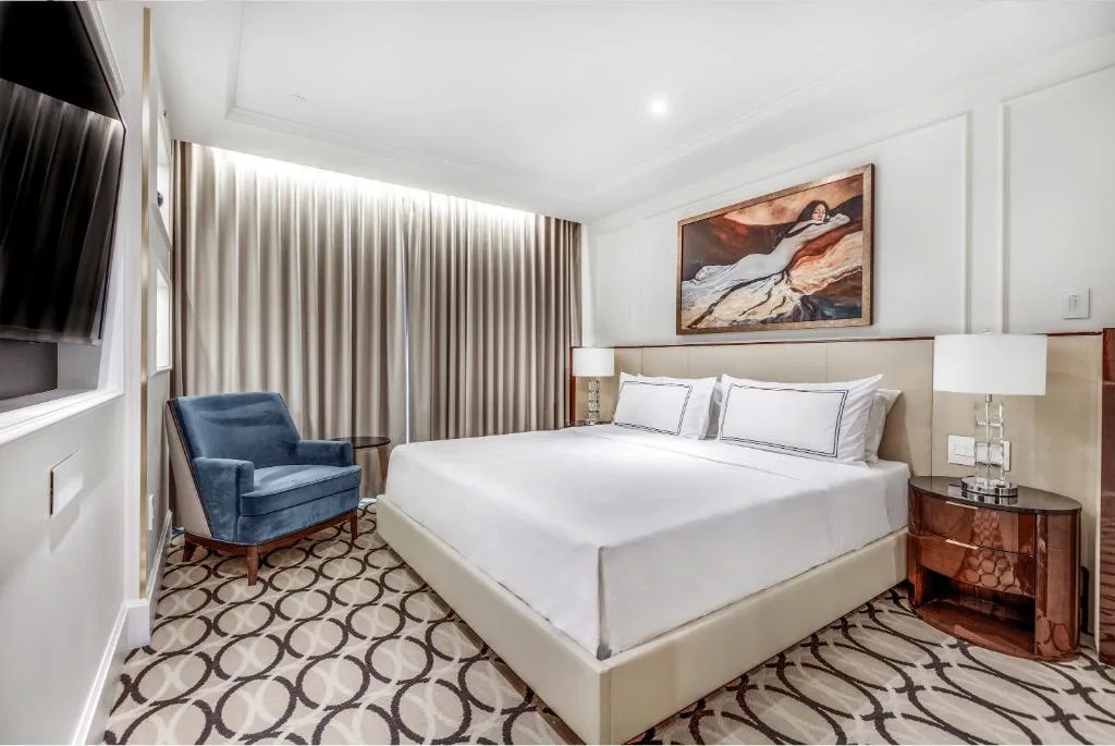 AZUR Legacy Collection Hotel — 5