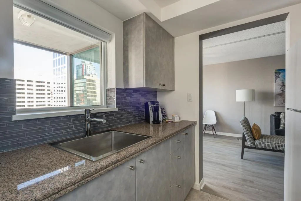 Carmana Hotel & Suites — 3