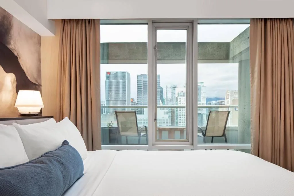 Delta Hotels by Marriott Vancouver Downtown Suites - Downtown Vancouver — 2