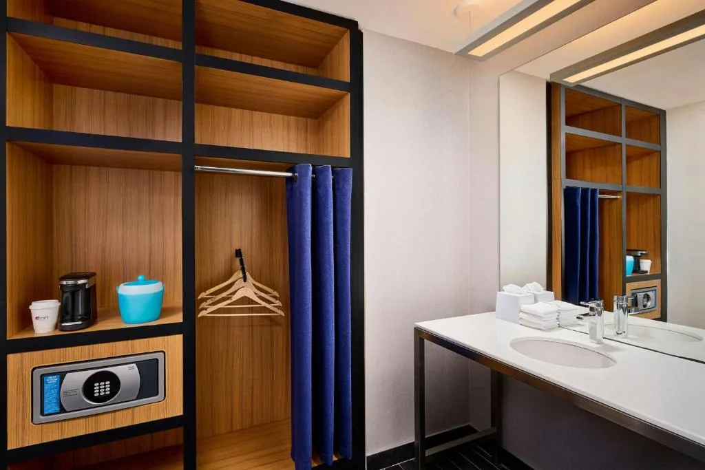 Aloft by Marriott Vaughan Mills — 3
