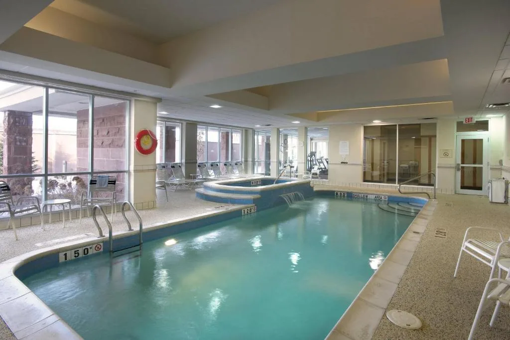 Courtyard by Marriott Toronto Vaughan — 4