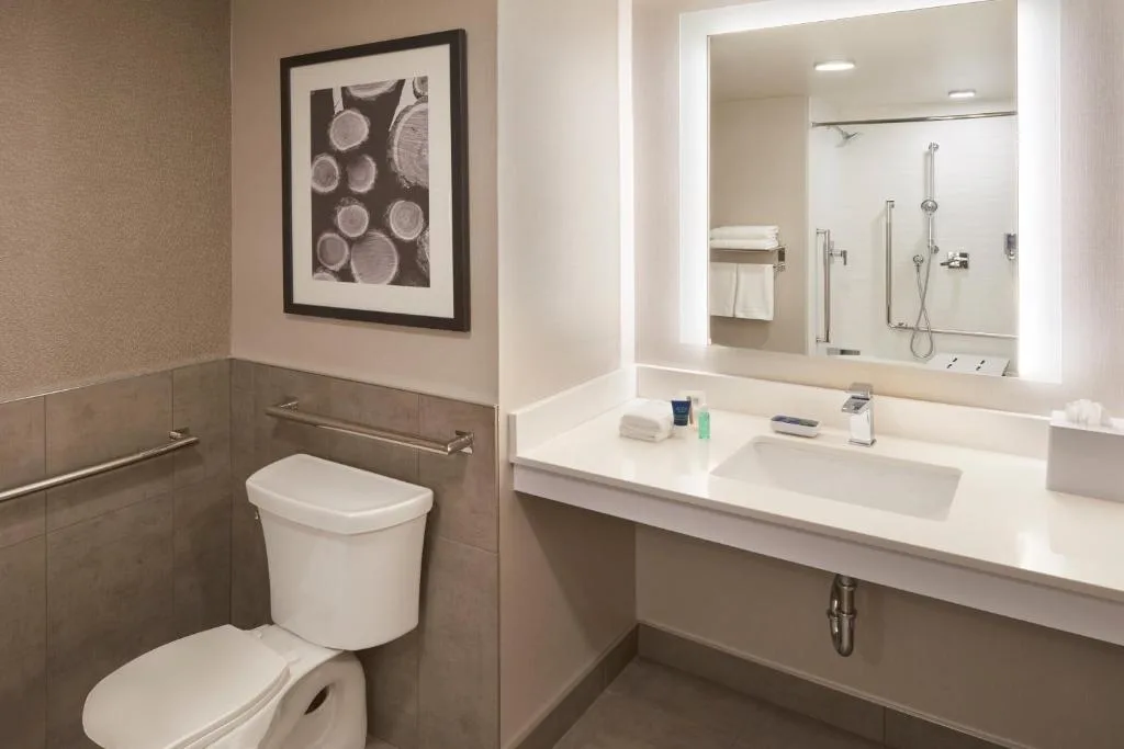 Four Points by Sheraton Vaughan — 3
