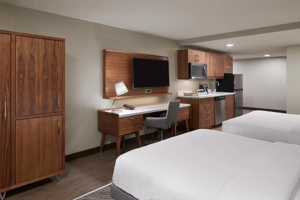 Four Points by Sheraton Vaughan — 4