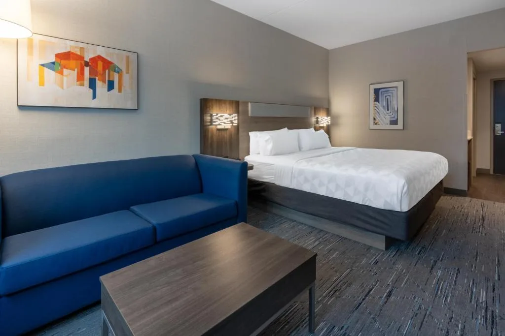 Holiday Inn Express & Suites Vaughan-Southwest by IHG — 2