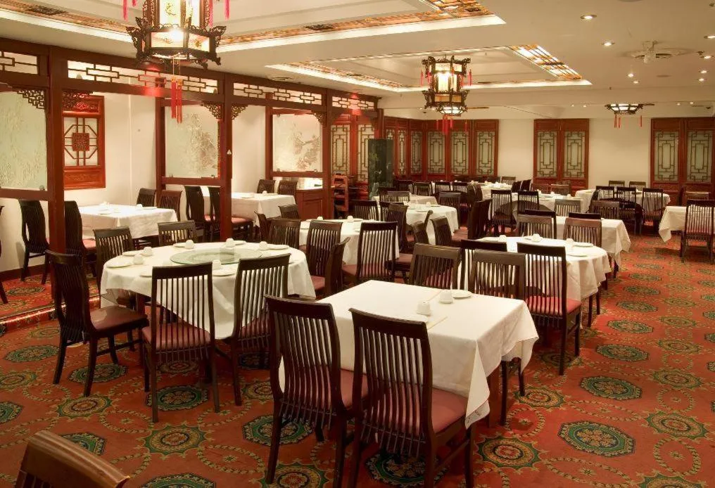 Red Lion Inn and Suites Victoria — 5
