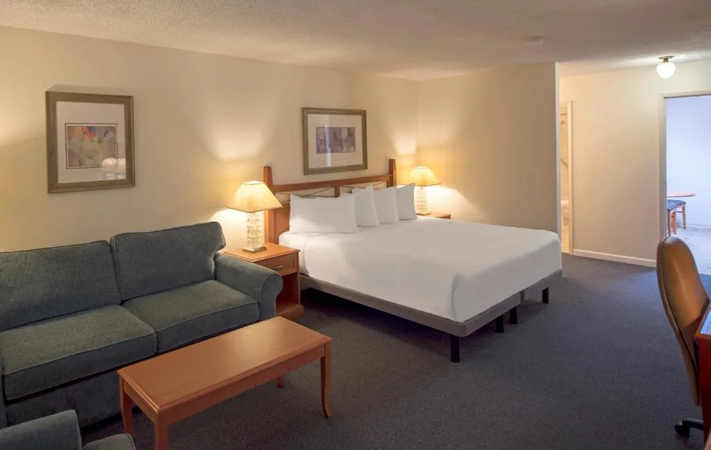 Robin Hood Inn and Suites — 3