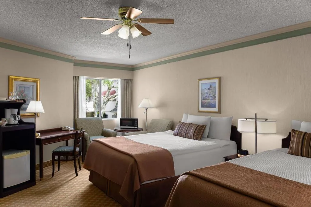 Royal Scot Hotel & Suites, Trademark Collection by Wyndham — 2