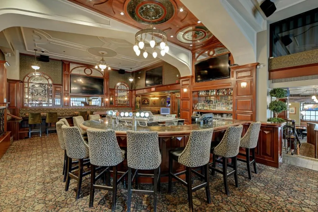 Strathcona Hotel — 4