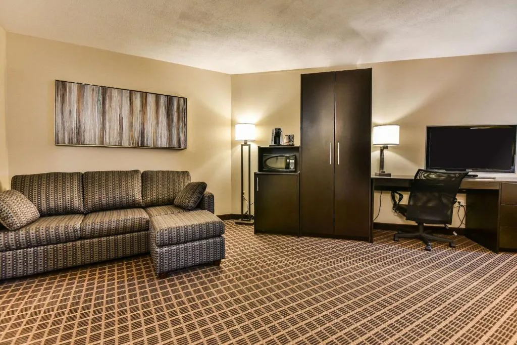 Comfort Inn — 5
