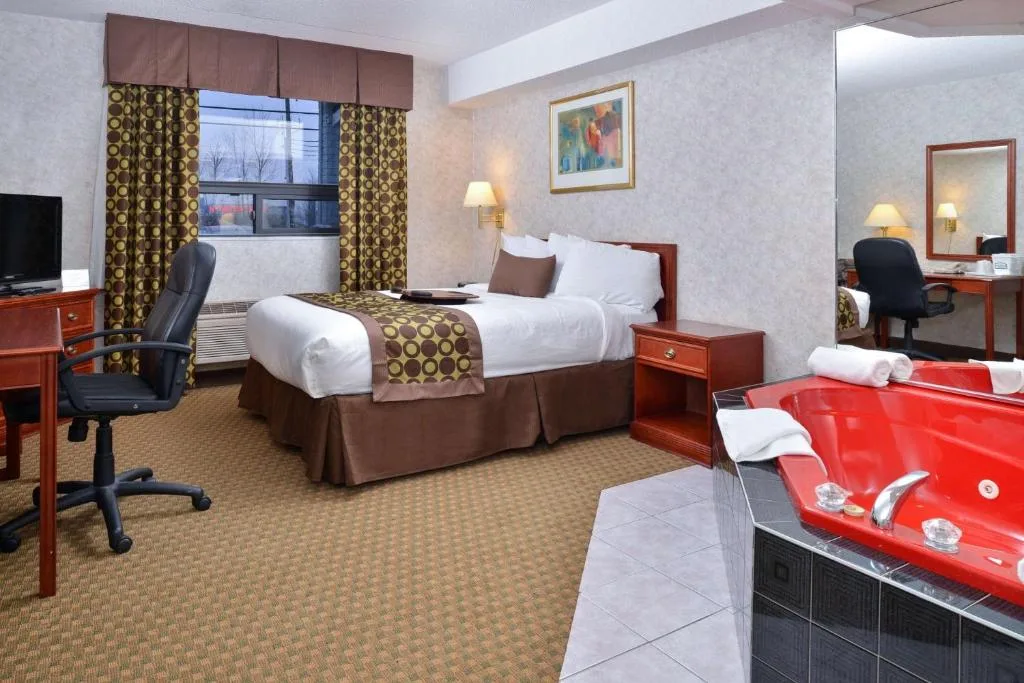 Lexington Inn & Suites-Windsor — 2