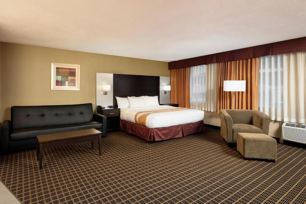 Quality Inn & Suites Windsor - Downtown — 2