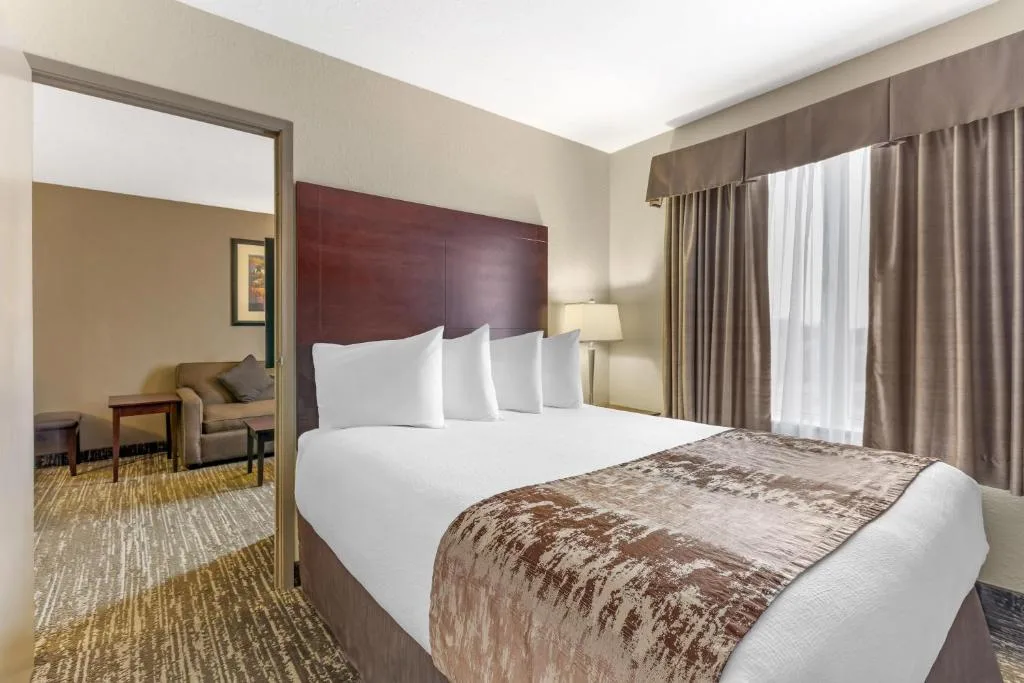 Best Western Plus Pembina Inn & Suites