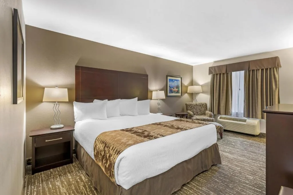 Best Western Plus Pembina Inn & Suites — 2