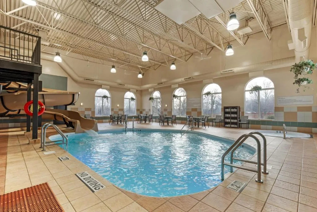 Best Western Plus Pembina Inn & Suites — 3