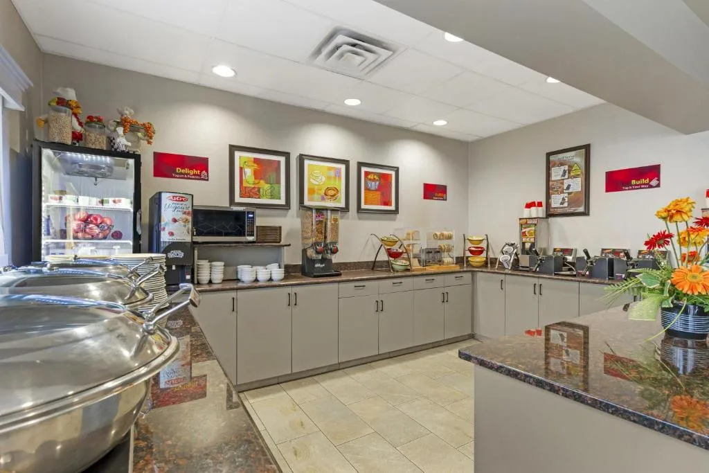 Best Western Plus Pembina Inn & Suites — 4