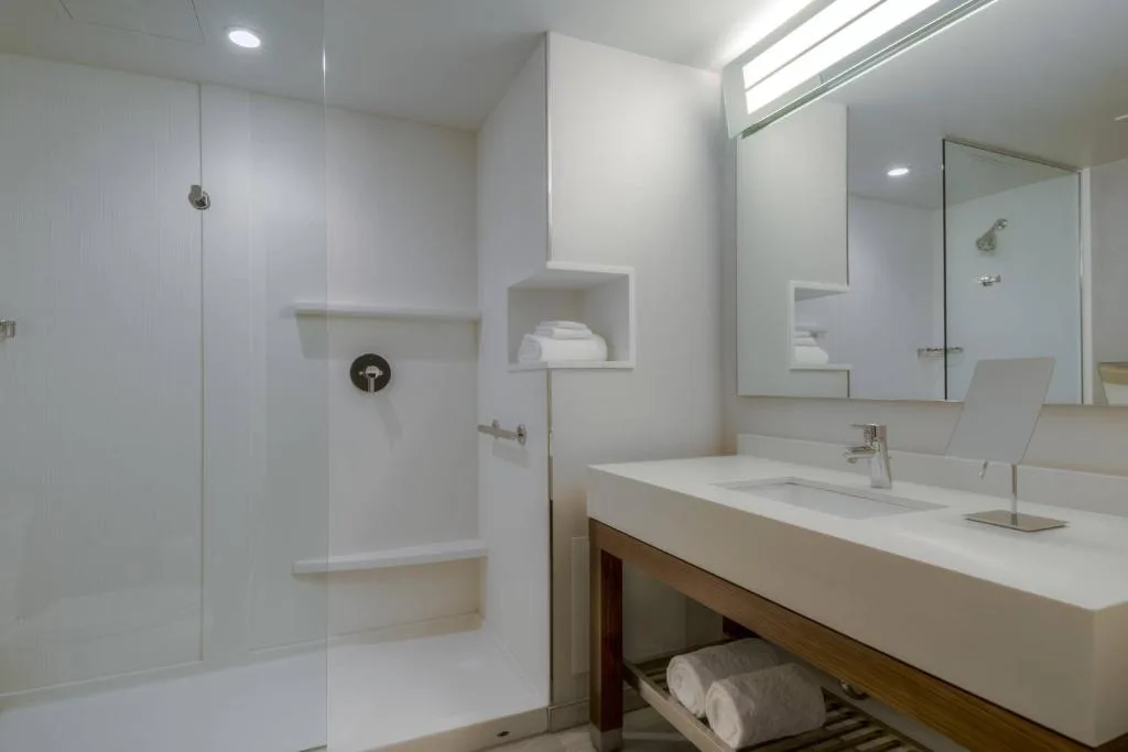 Courtyard by Marriott Winnipeg Airport — 3