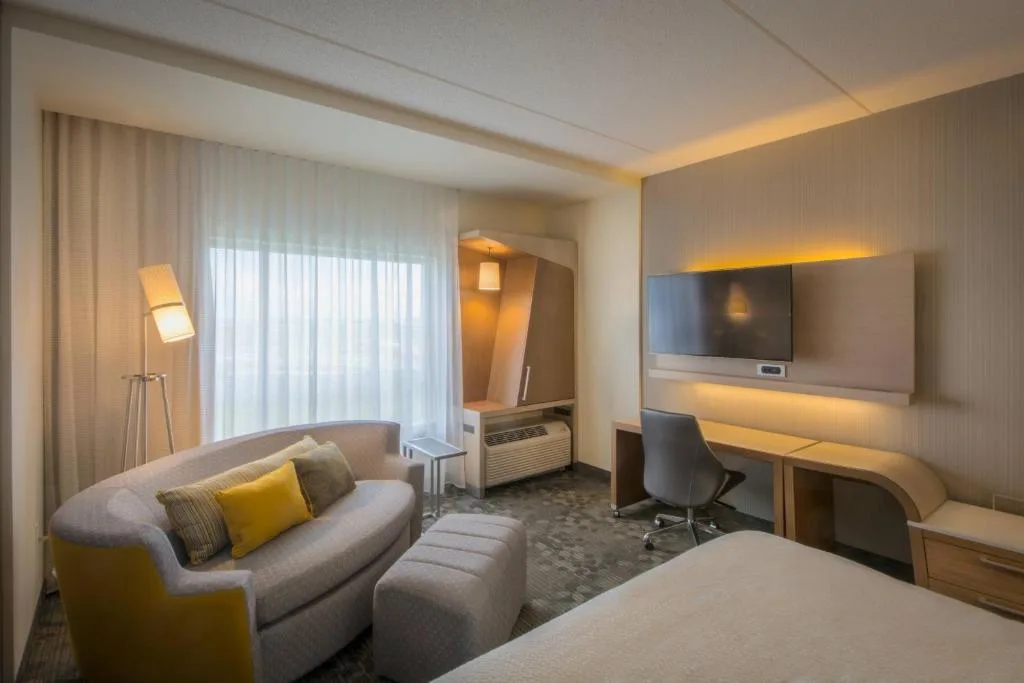 Courtyard by Marriott Winnipeg Airport — 5