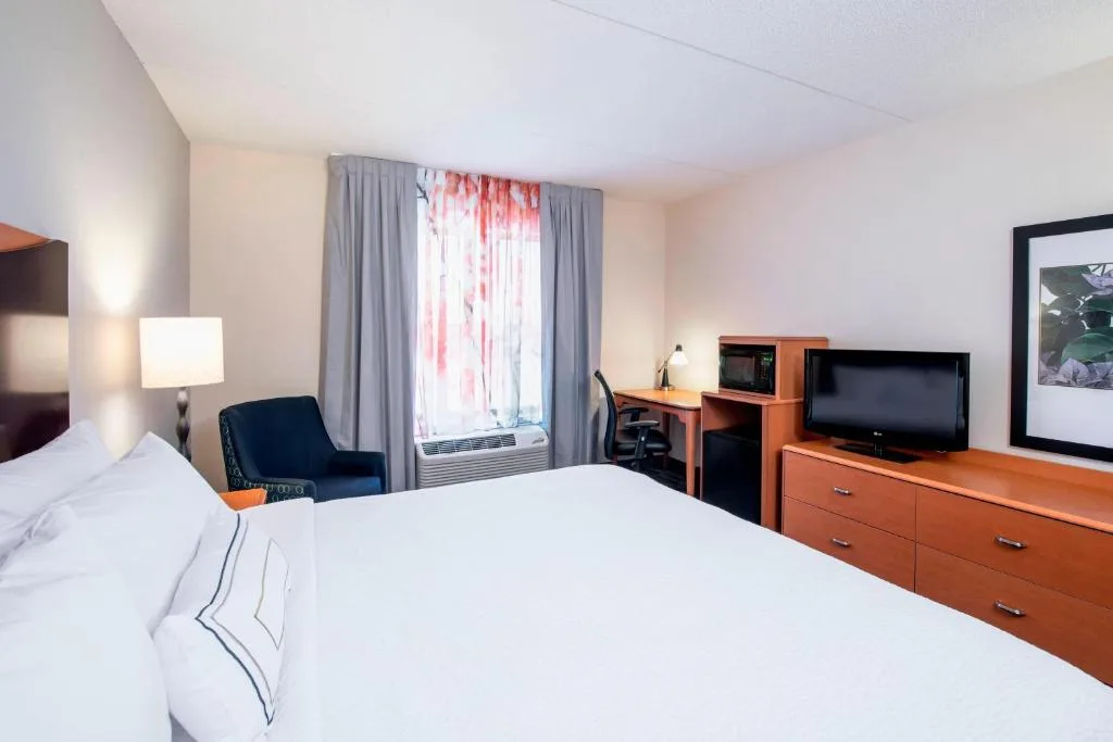 Fairfield Inn & Suites by Marriott Winnipeg — 2