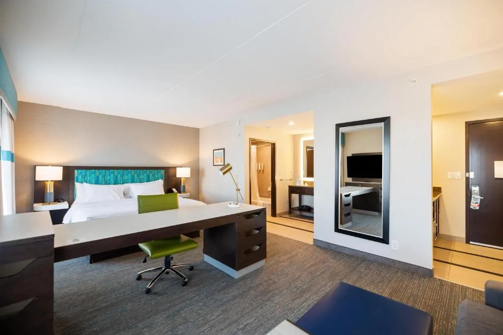 Hampton Inn by Hilton Winnipeg — 2