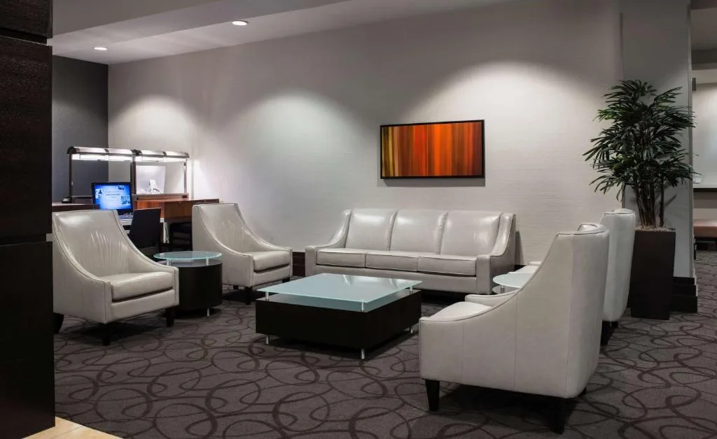 Hilton Winnipeg Airport Suites — 5