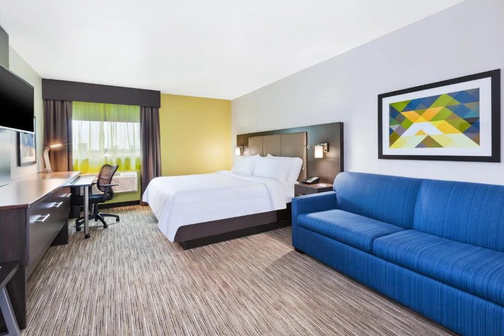 Holiday Inn Express Winnipeg Airport - Polo Park by IHG