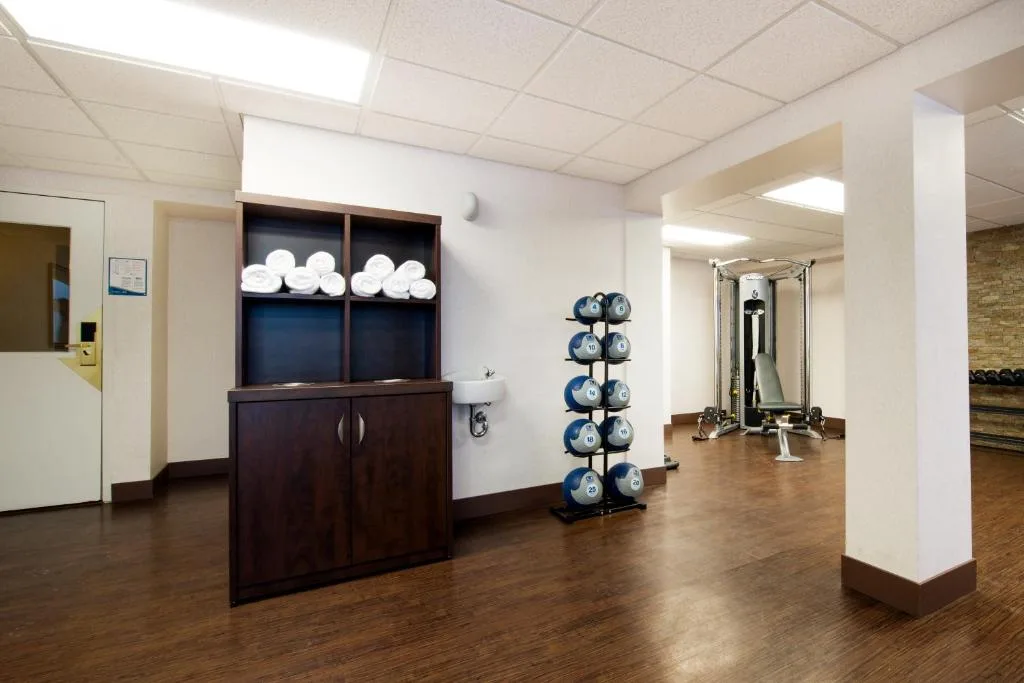 Victoria Inn Hotel and Convention Center Winnipeg — 5