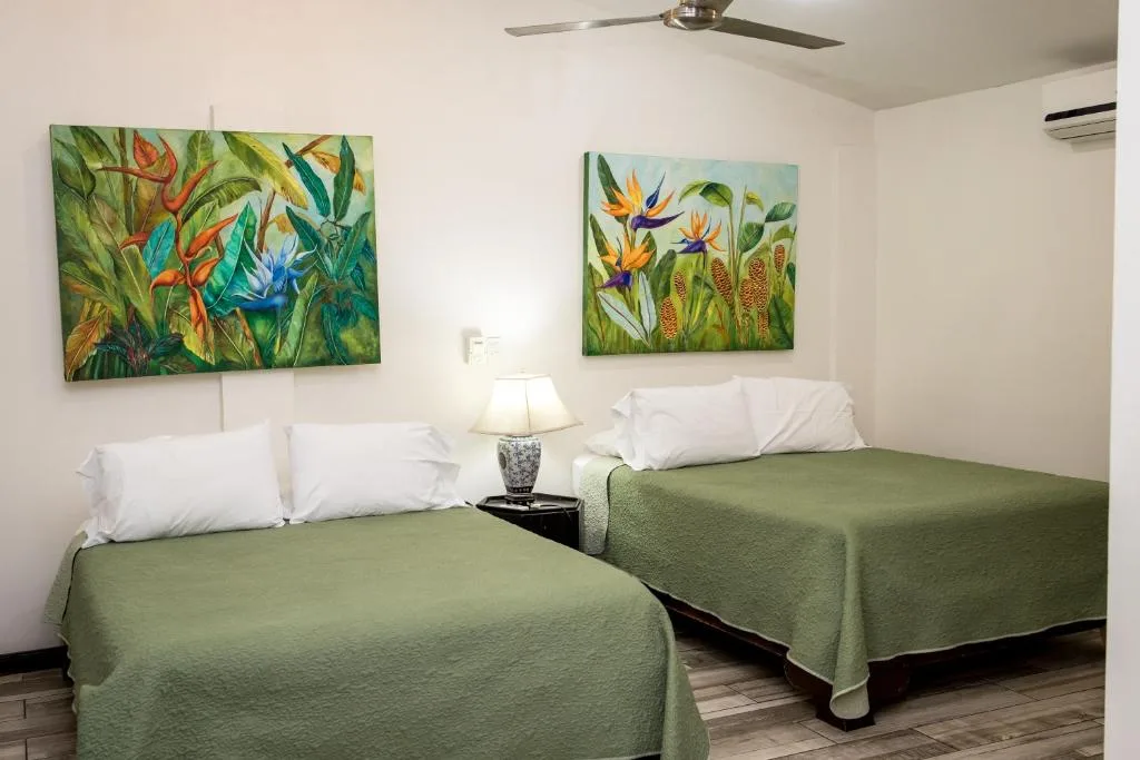 Casa María Aeropuerto B&B — 2