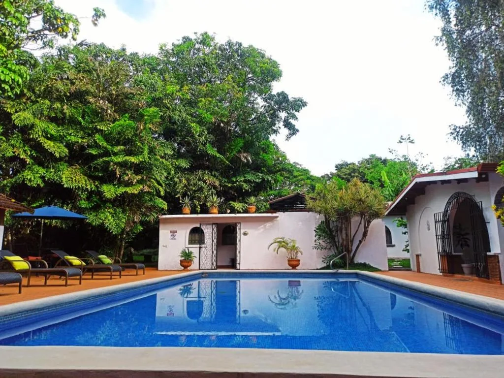 Hacienda Escondida 10min to Airport