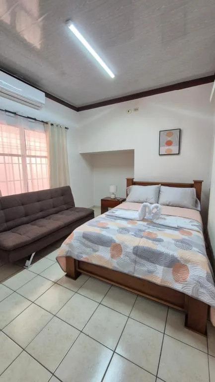 Velaz Guesthouse — 2