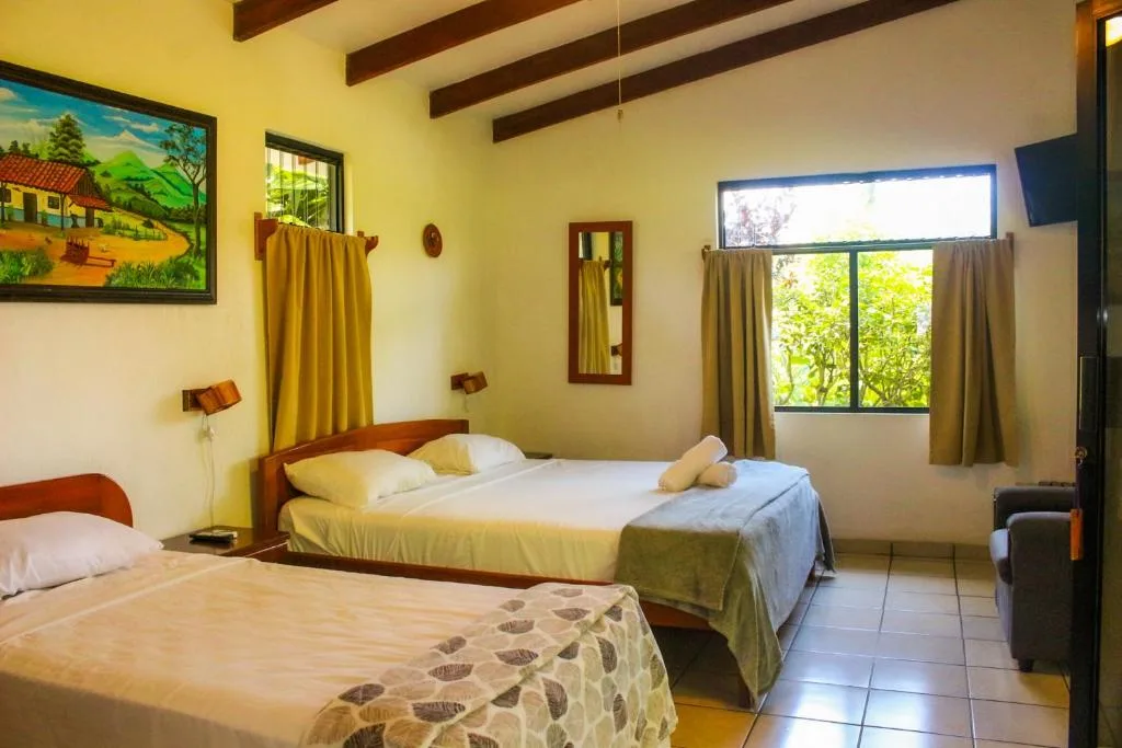 Hotel Colinas del Sol — 2