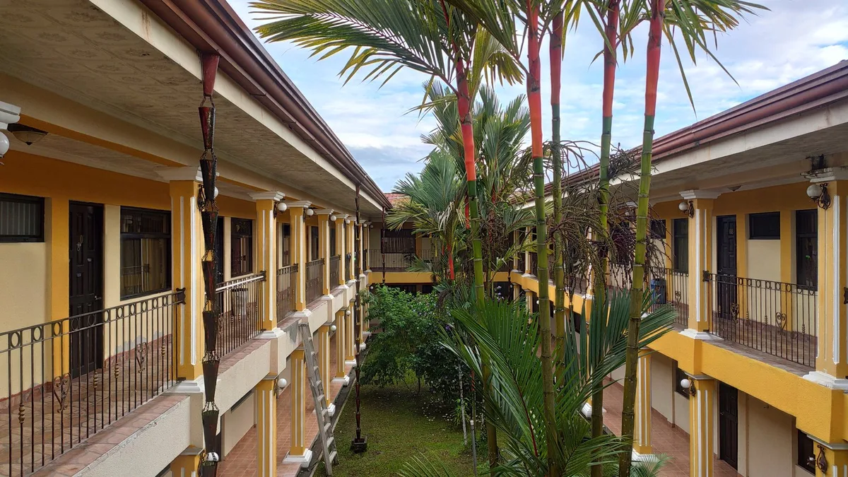 Hotel Ronald
