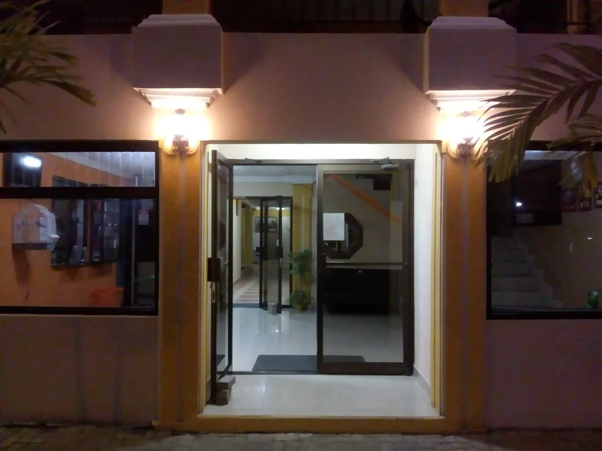 Hotel Ronald — 2