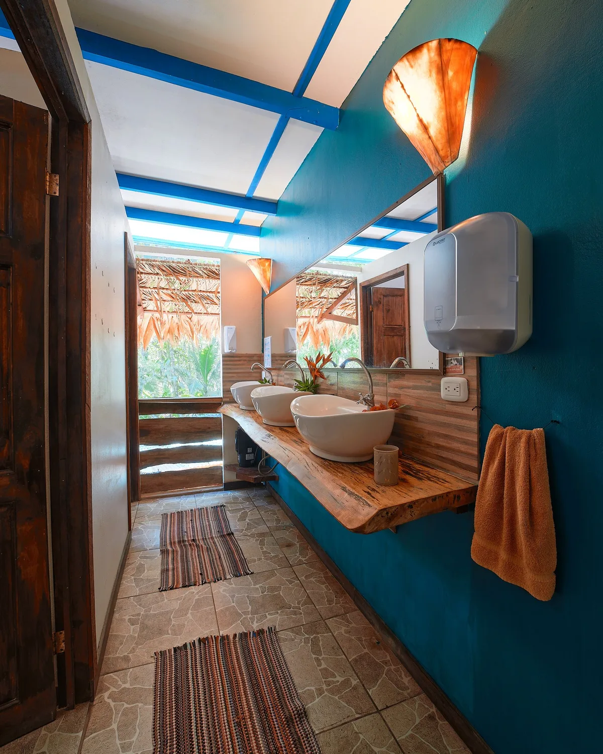Playa 506 Beachfront Hostel & Ecolodge — 2