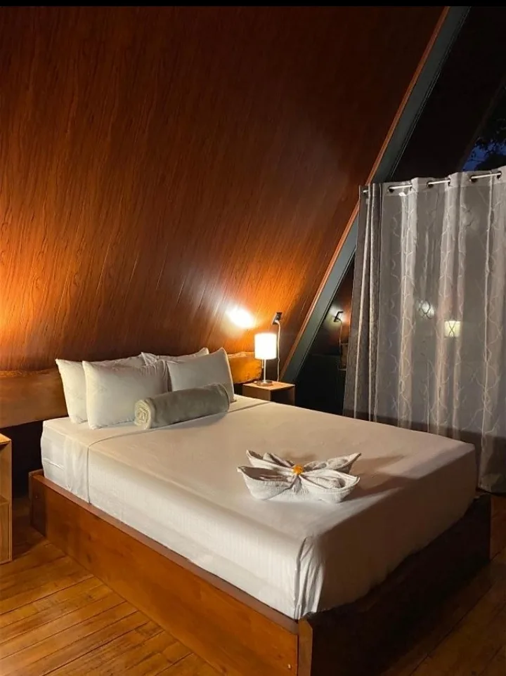 Yarumo Lodge, Río Celeste Black Chalets. — 4