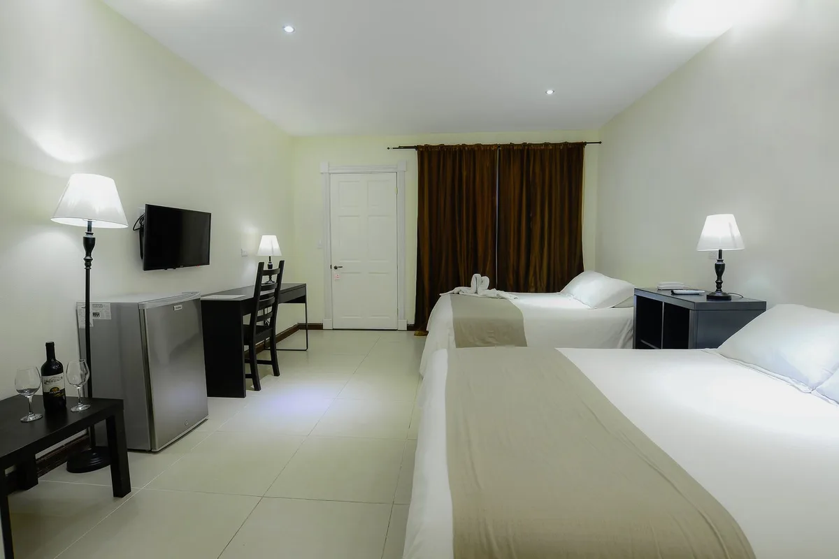Hotel Luisiana — 4