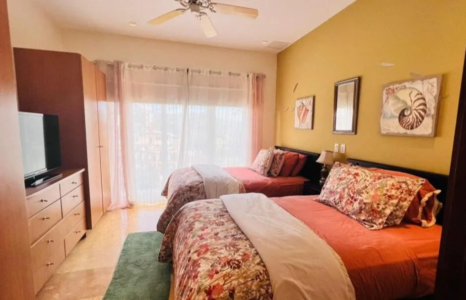Acqua Residences 5 Star — 2