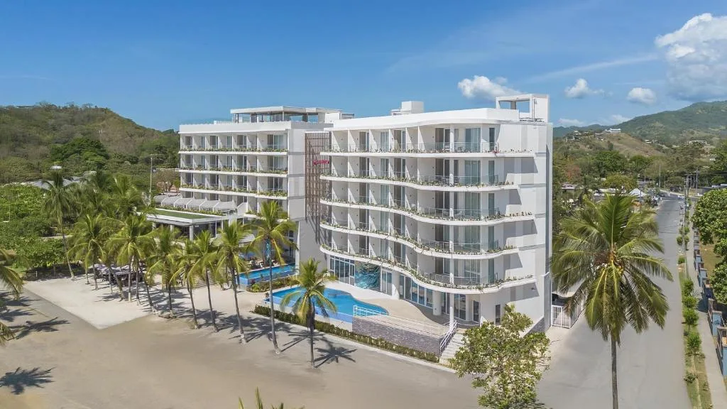 Clarita's Beach Bar & Resort, WorldHotels Elite — 5