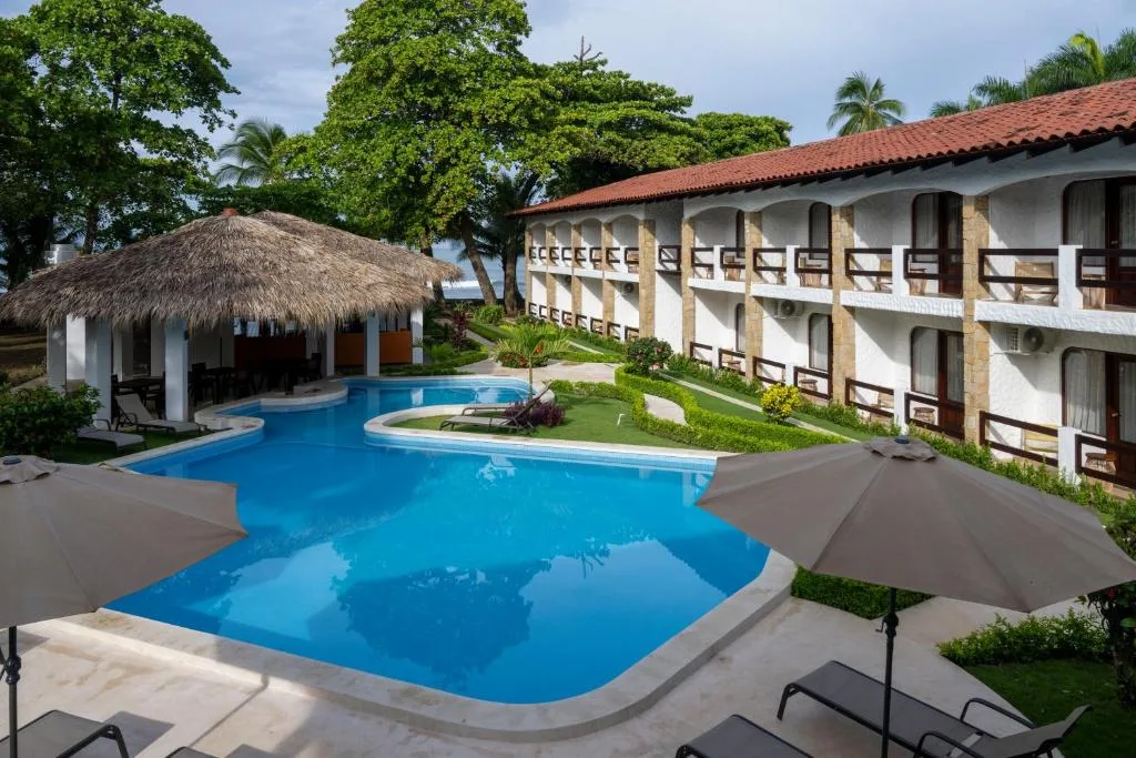Fuego del Sol Beachfront Hotel — 3