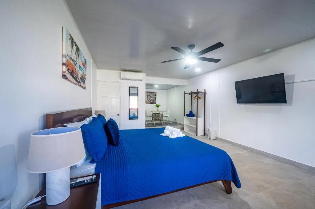 Ozeano Hotel & Surf Bar — 4
