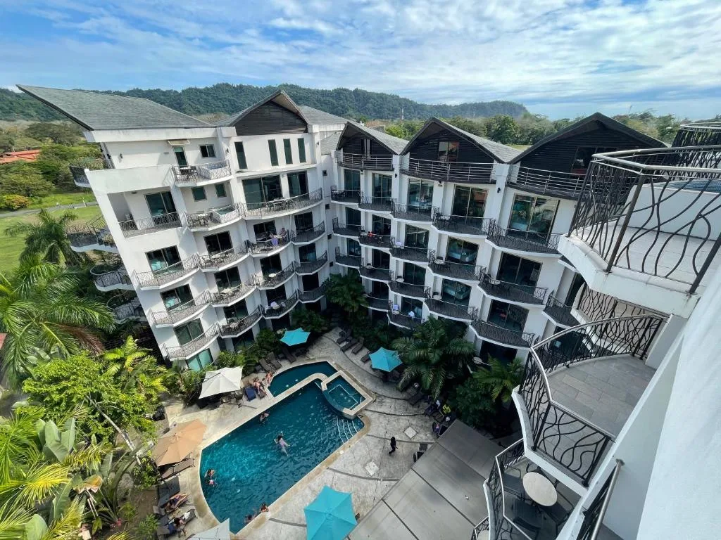 PACIFIC SUITES Boutique Hotel and Bistro — 4