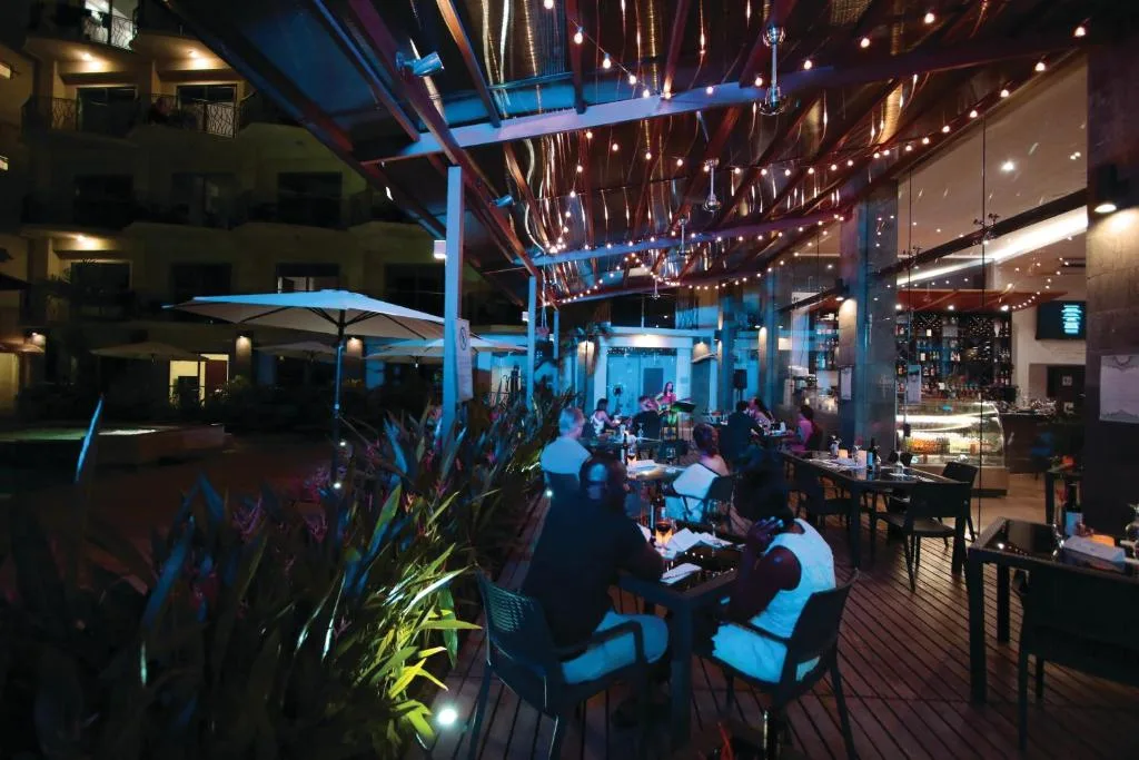PACIFIC SUITES Boutique Hotel and Bistro — 5