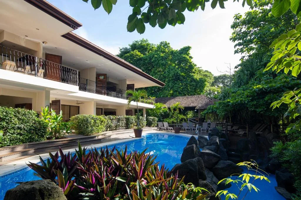 Pumilio Mountain & Ocean Hotel — 3